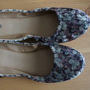 Flowery ballet flats